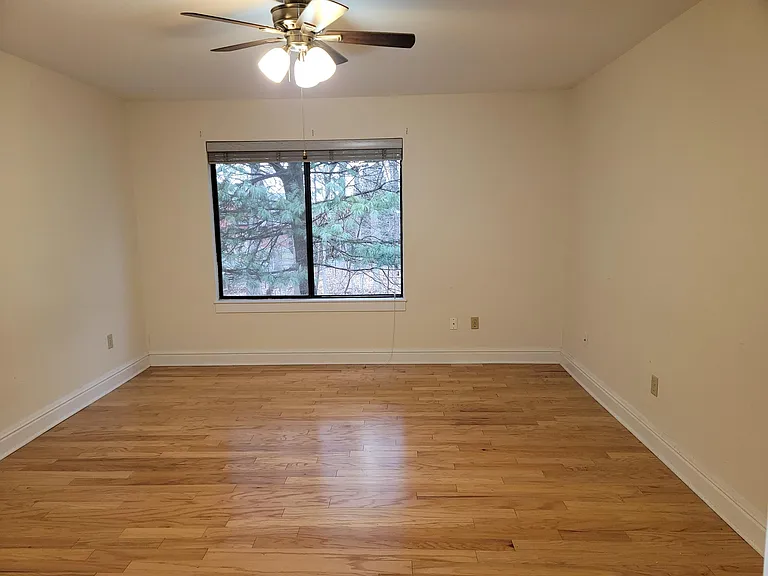 555 Heritage Hls — Photo 19