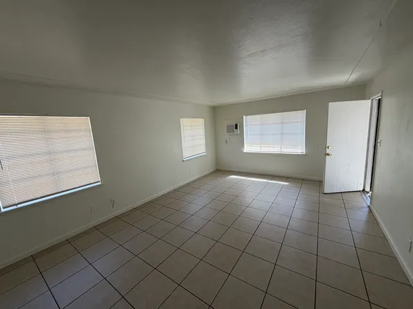 2222 N 1st St, Fresno, CA 93703