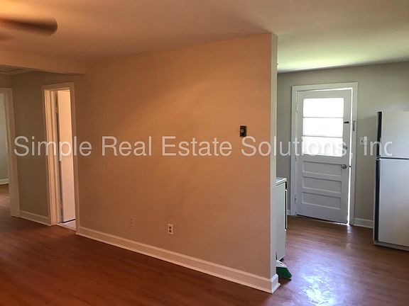 5th image of 207 Rogers Ave