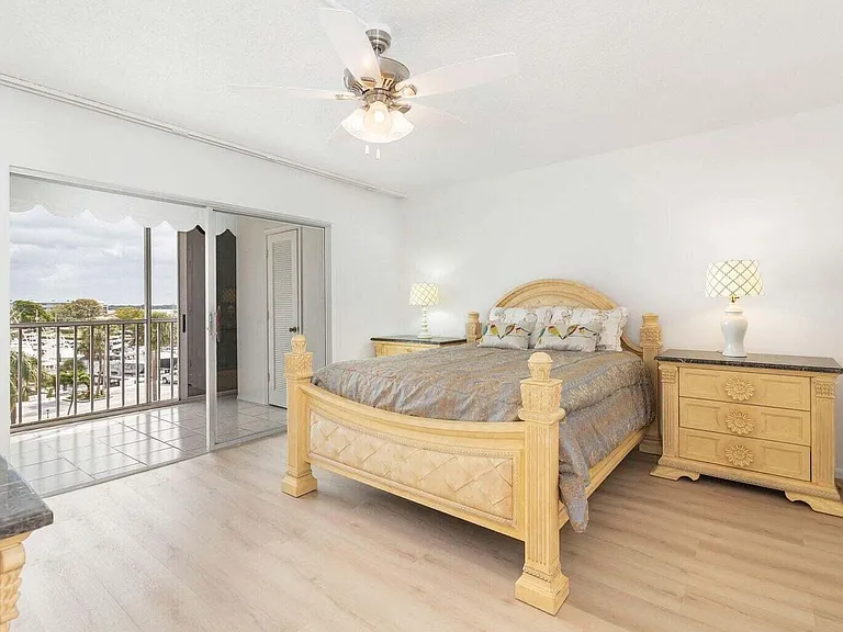 907 Marina Dr #402 — Photo 14