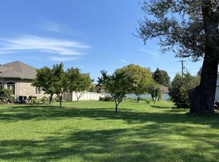 4N175 6th Ave, Addison, IL 60101