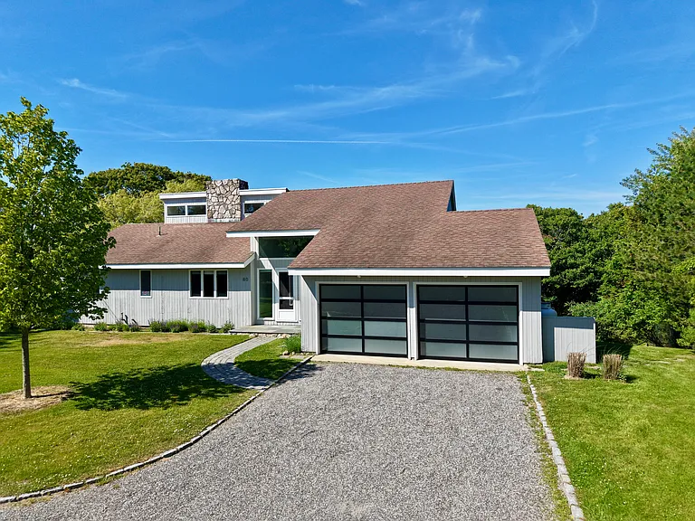 80 Old West Lake Dr — Photo 2