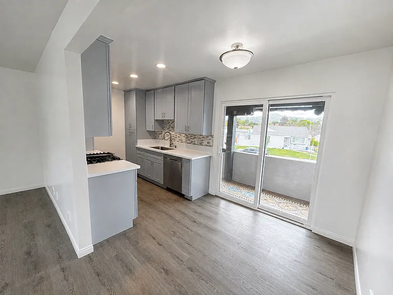 Casa Madrid Apartments — Photo 25