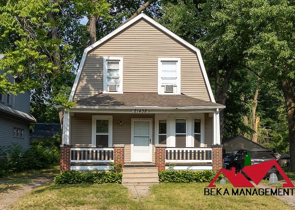 1st image of 21438 Hamilton Ave #1