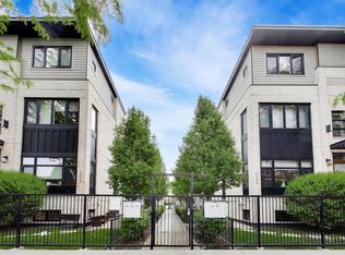 2247 N Rockwell St #1, Chicago, IL 60647