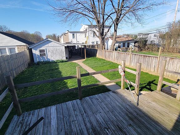2nd image of 1747 Temple Ave