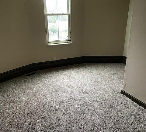 5th image of 1337 Lynn St