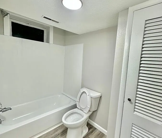 2527 Lynner Dr — Photo 9