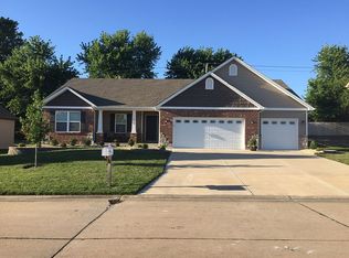 1237 Peaceful Valley Dr, Dardenne Prairie, MO 63368