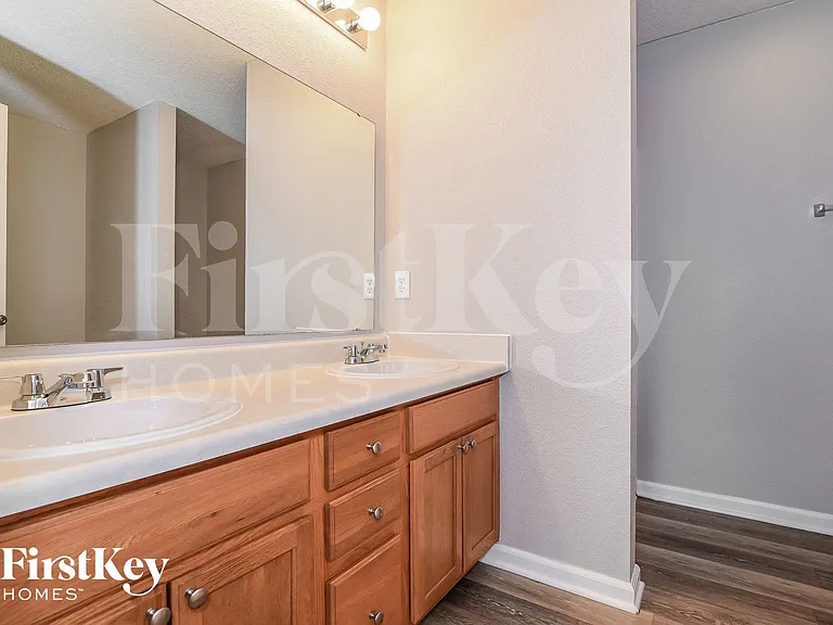 10256 Clear Sky Dr — Photo 8