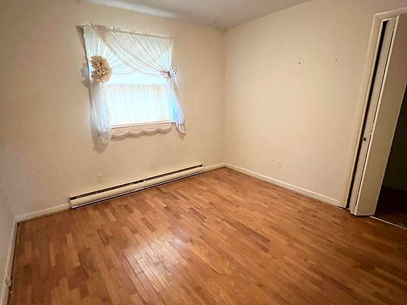 4th image of 200 E Van Buren St