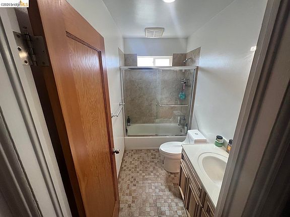 5th image of 2554 Virginia St