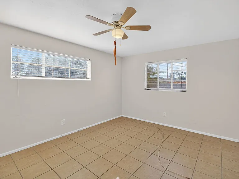 2272 E. Blacklidge Dr. — Photo 12