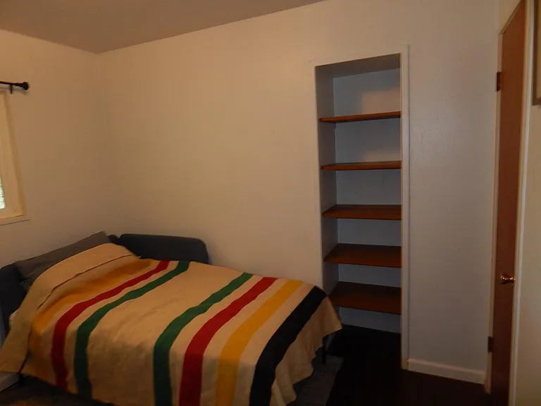1020 Snyder Dr — Photo 6