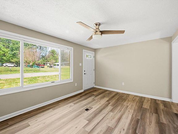 5th image of 322 Reynard Rd