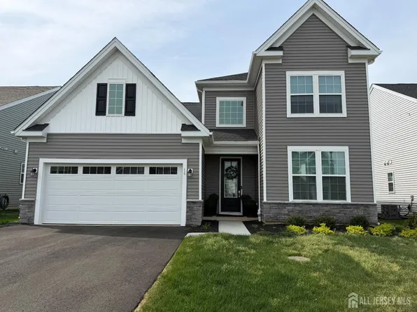 16 Prado Rd, Monroe Township, NJ 08831
