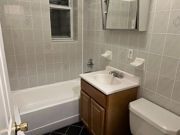 4th image of 290 Riverdale Ave APT 3N