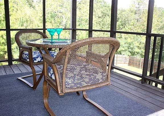 SCREENED DECK OFF KITCHEN