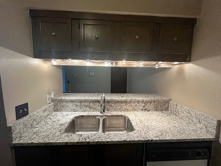 822 Cardinal Creek Blvd — Photo 8