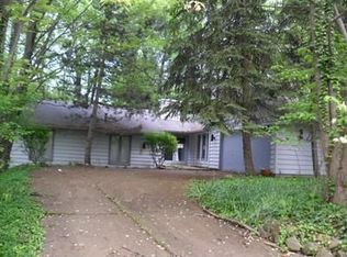 11771 River Moss Rd, Strongsville, OH 44136