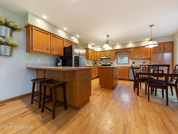 4th image of 68 Breckenridge Dr