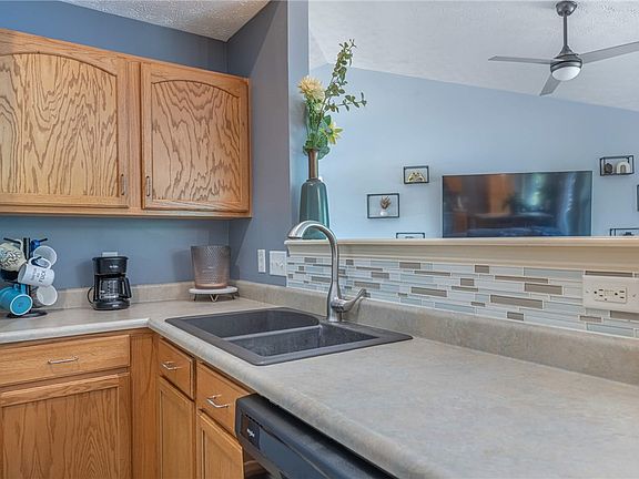 5th image of 4398 Longmeadow Ln