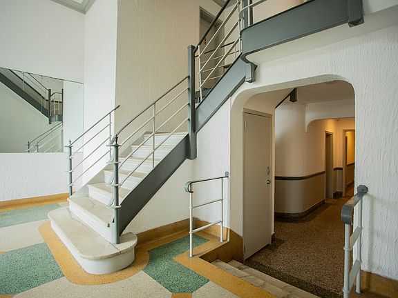 4th image of 302 E Broadway APT 1A