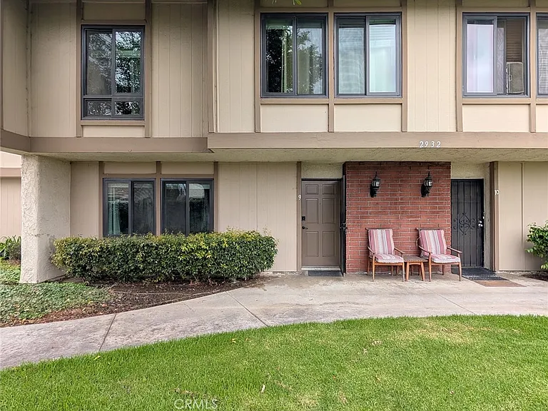 2932 N Cottonwood St #9 — Photo 2