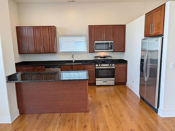 4th image of 2100 Greenwood St Unit 211