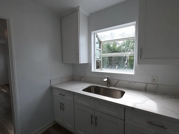2 bed, 676 sqft, $2,395 — Photo 4