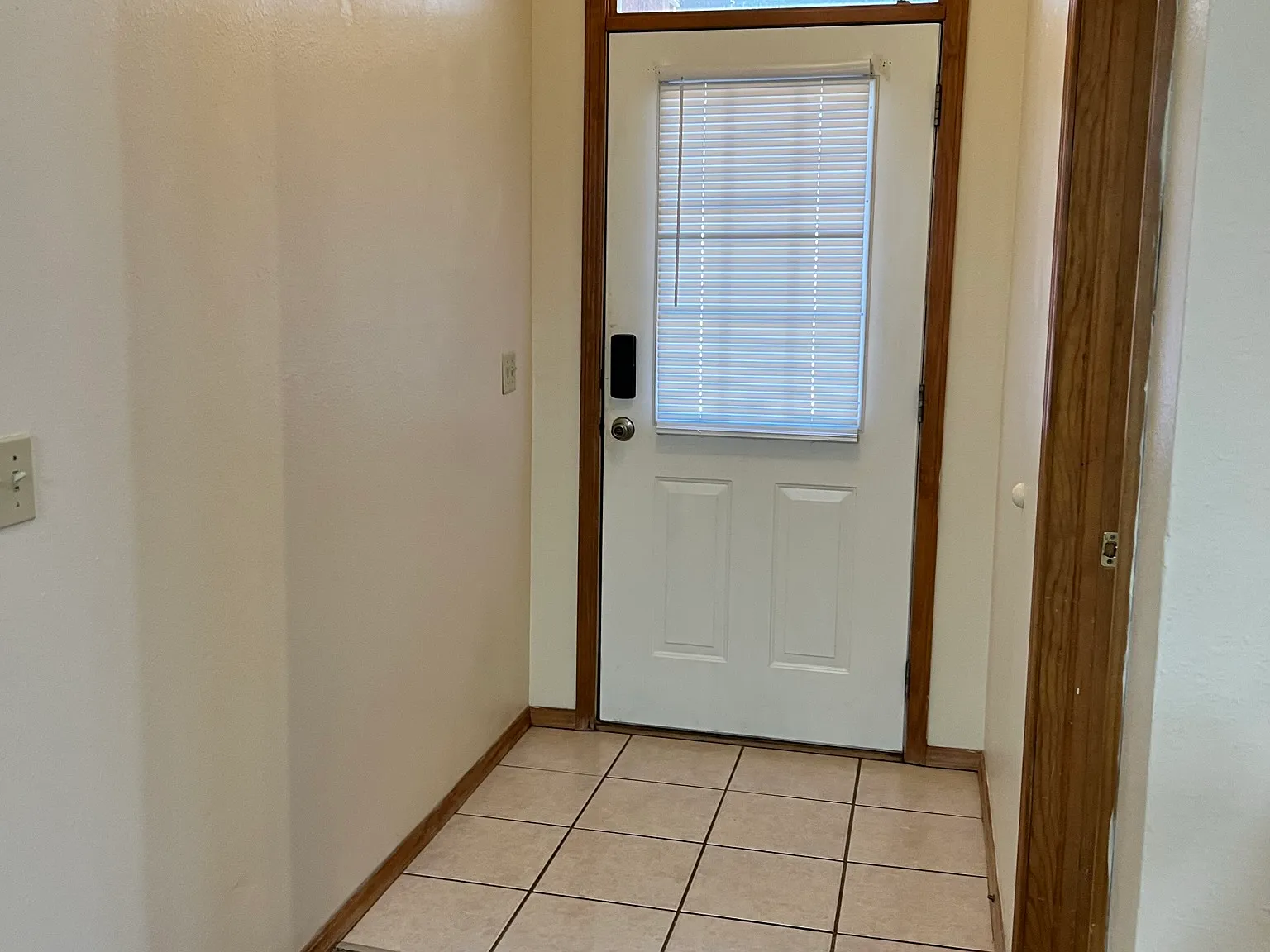 3 bed, 1100 sqft, $1,275 — Photo 3