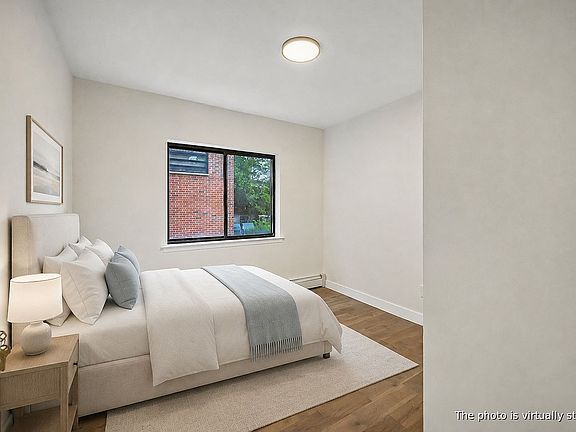 5th image of 14726 Roosevelt Ave APT 1C