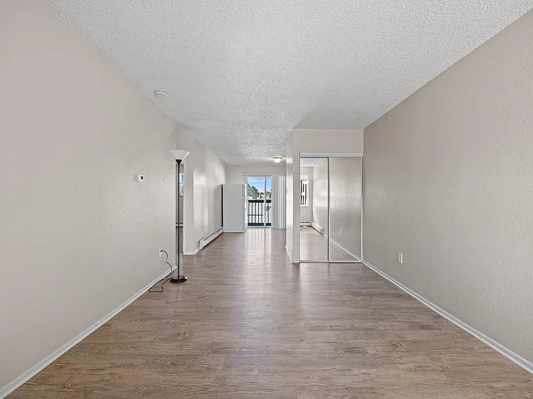 1305 Estes St — Photo 6