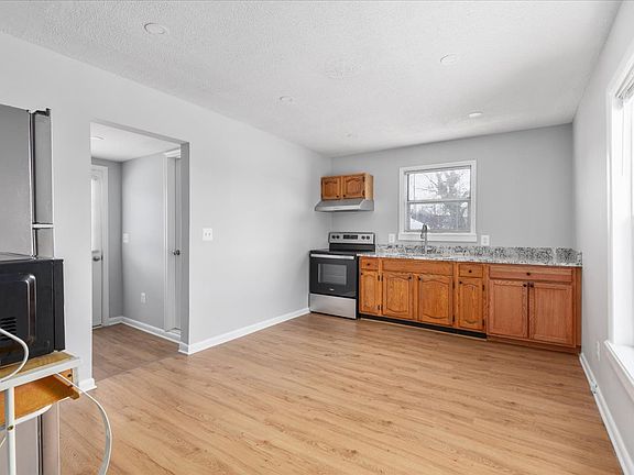 2nd image of 525 Branch St