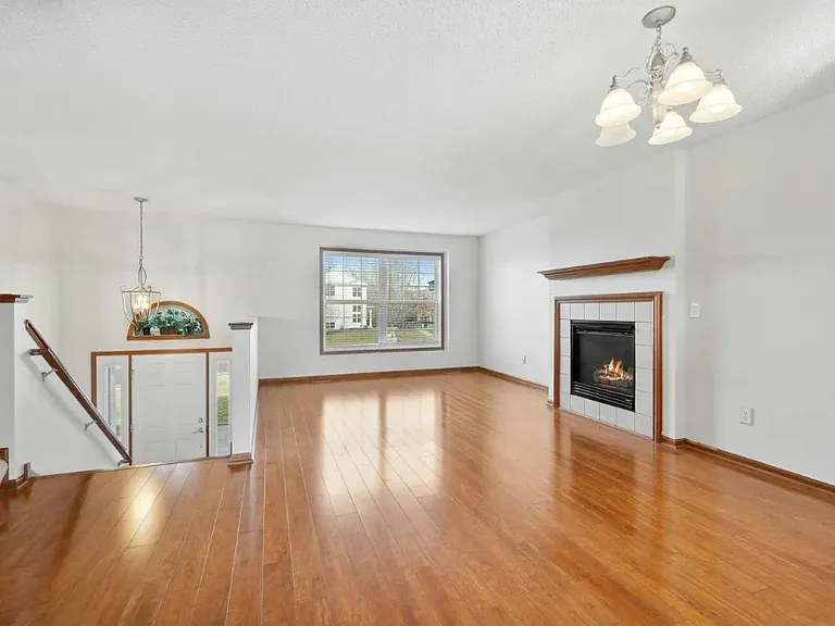 15134 Fanning Dr N — Photo 2