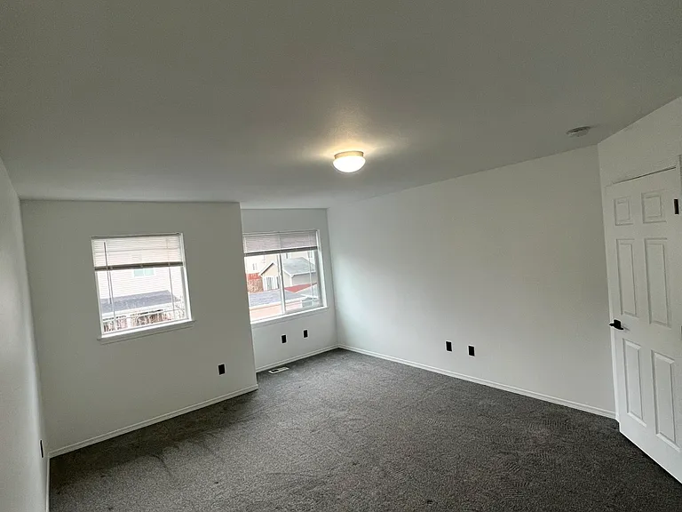 10430 13th Avenue Ct E — Photo 2