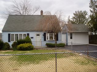 56 Homestead Ln, Levittown, NY 11756