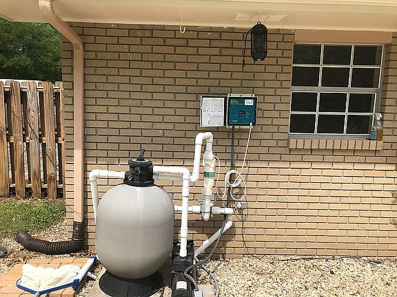 Salt Water Generator pool