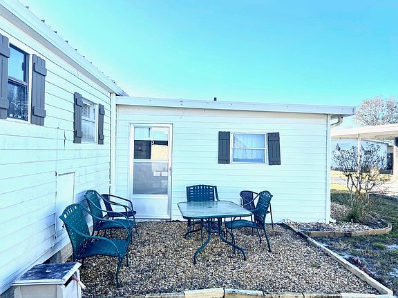 2nd image of 102 Lakeview Dr