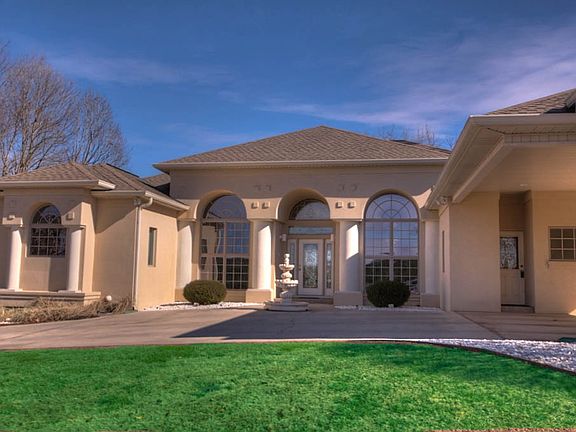 3rd image of 3804 Windward Ln