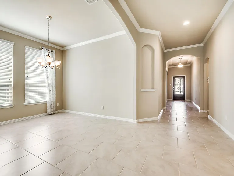 1312 Nacona Dr — Photo 5
