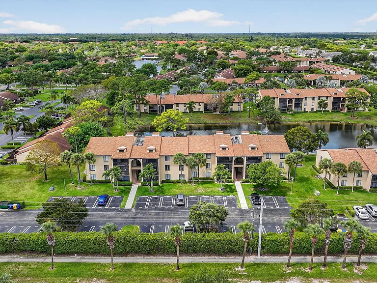 624 Sea Pine Way #B3 — Photo 42