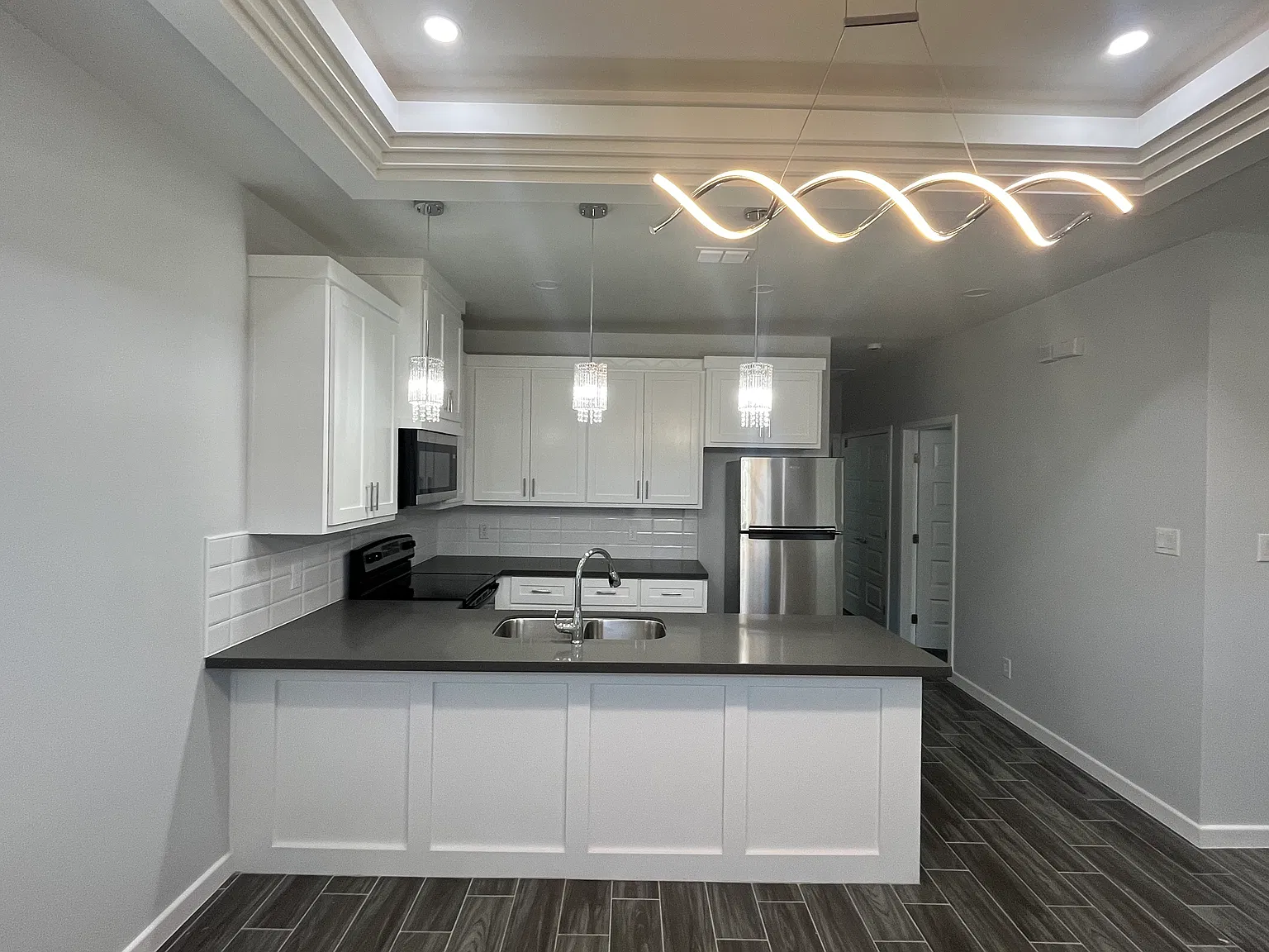 1708 W Violet Dr — Photo 2