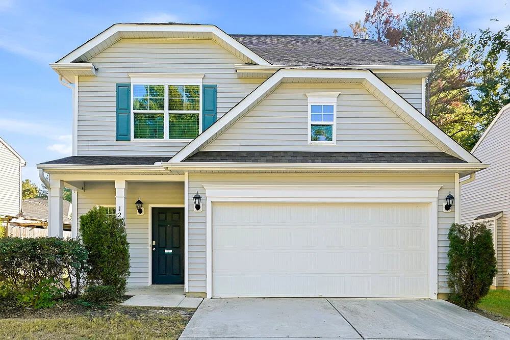 3 bed, 2.5 bath, 2283 sqft, $2,300 — Photo 1