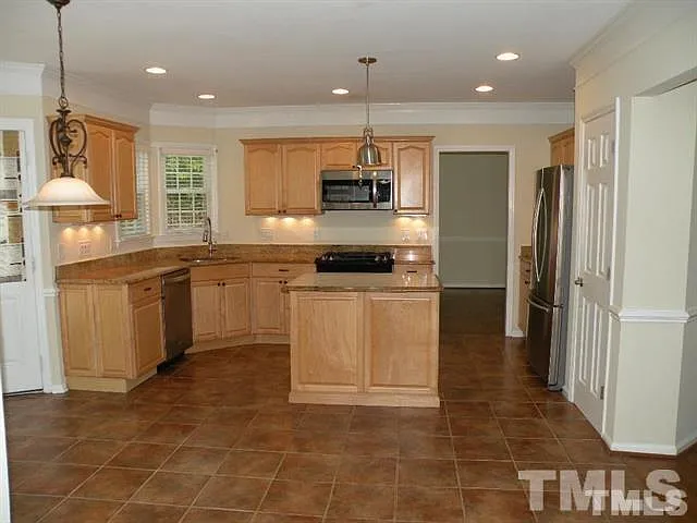 311 Swiss Lake Dr — Photo 10