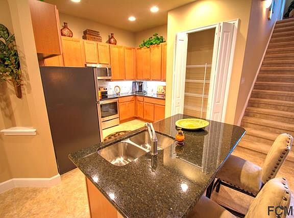 4th image of 736 Aldenham Ln