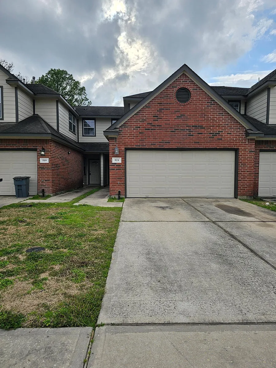 Building Photo - 521 Birdsong Dr