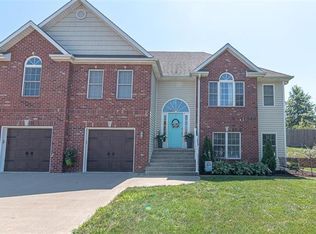 5235 Brookhaven Dr, Saint Joseph, MO 64507