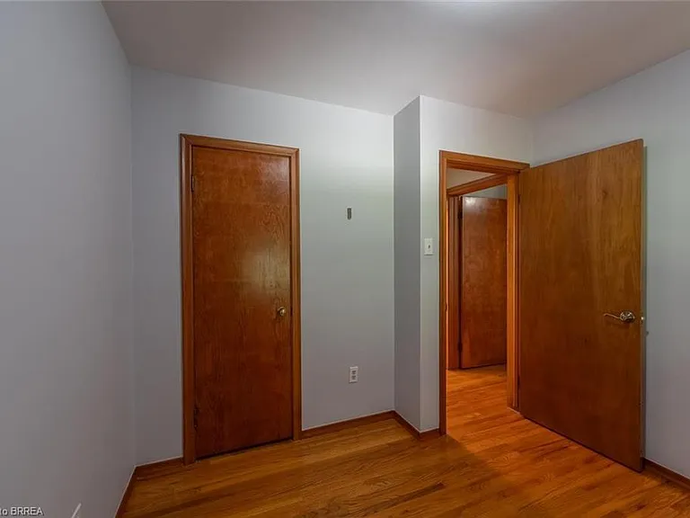 56 Avondale St — Photo 26