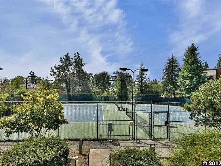 314 Eastridge Dr — Photo 10